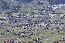Algund (Südtirol) von oben.JPG