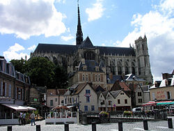 Amiens mit Kathedrale.jpg