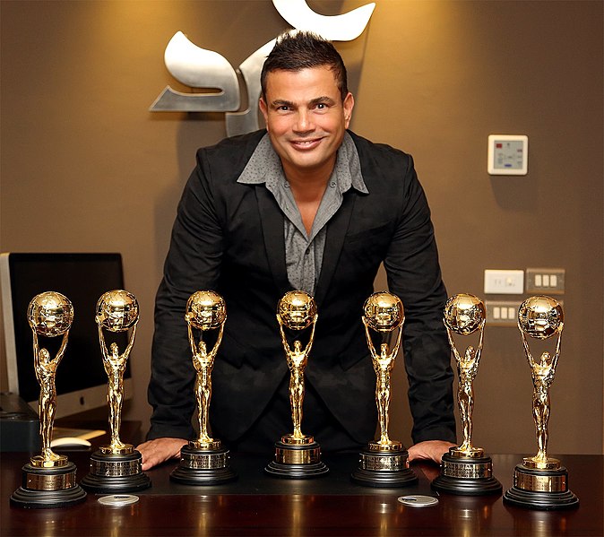 ملف:Amr Diab With World Music Awards.jpg