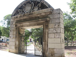 Portada del Cuartel de Guardias Españolas / Main door of the barracks of Spanish Guards