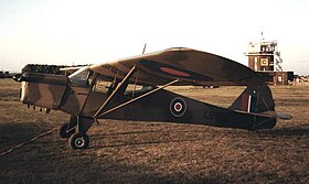 Un Auster I converti après-guerre en Taylorcraft Plus D, restauré avec des marquages de guerre LB382 du 653 Squadron RAF.