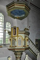 Fil:Bäckaby kyrka.Predikstol 01.jpg