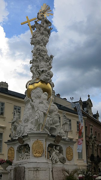 File:Baden, Dreifaltigkeitssäule 8.jpg