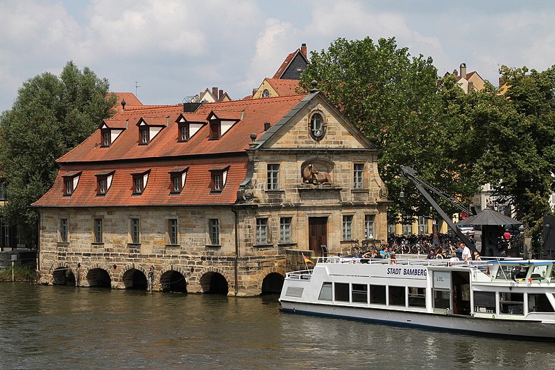 File:Bamberg-Altes Schlachthaus-02-Regnitz-2013-gje.jpg