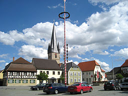 Baunach Marktplatz mit Kirche