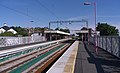 2013-08-26 15:57 Looking east along the platforms at Benfleet railway station.