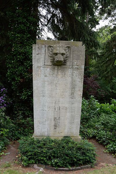 File:Braunschweig, Hauptfriedhof NIK 7291.JPG