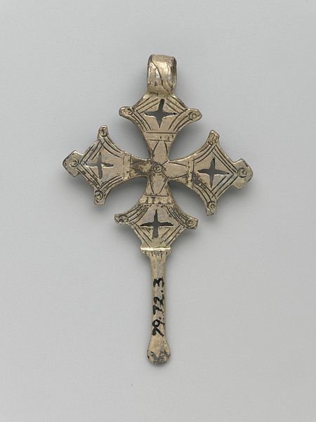 File:Brooklyn Museum 79.72.3 Pendant Cross with Ear Cleaner Extension (3).jpg