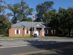 Broxton Public Library.JPG