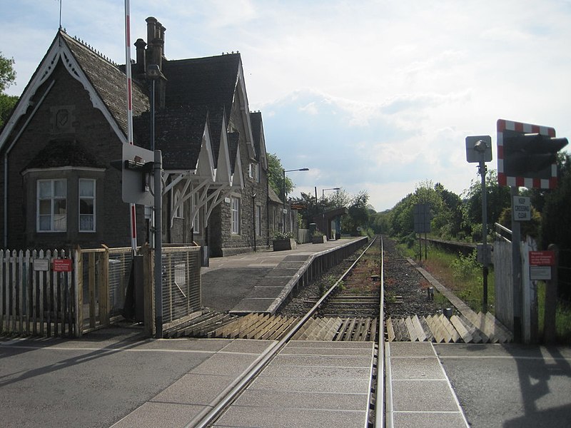 File:Bucknell railway station, Shropshire - geograph.org.uk - 4001996.jpg