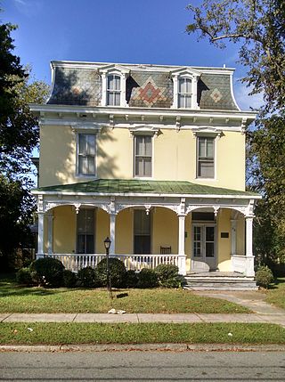 <span class="mw-page-title-main">Building at 216 Bank Street</span> Historic residential building in Virginia, United States