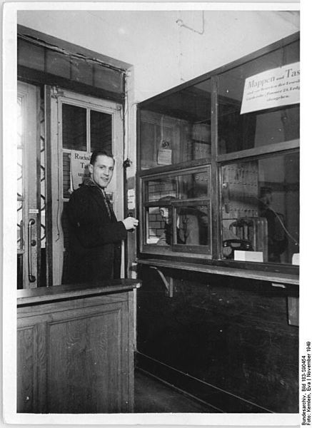 File:Bundesarchiv Bild 183-S90454, Berlin, Staatsbibliothek, Eingang.jpg