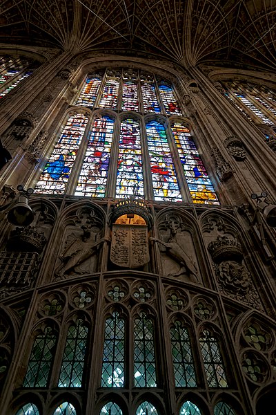 File:Cambridge - King's College Chapel 1446-1544 - Antechapel - View Up on Griffins & Stained Glass on North Wall II.jpg