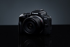 Canon EOS R100 by Henry Soderlund.jpg