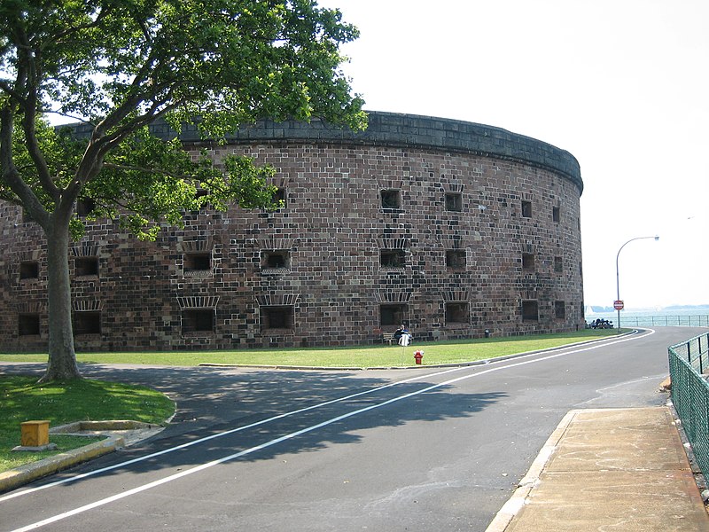 File:Castle Williams Governors Island NY.jpg