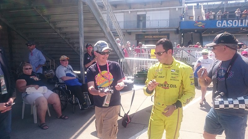 File:Castroneves (27451645375).jpg