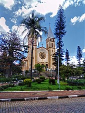 Cathédrale Guaxupé 01.jpg