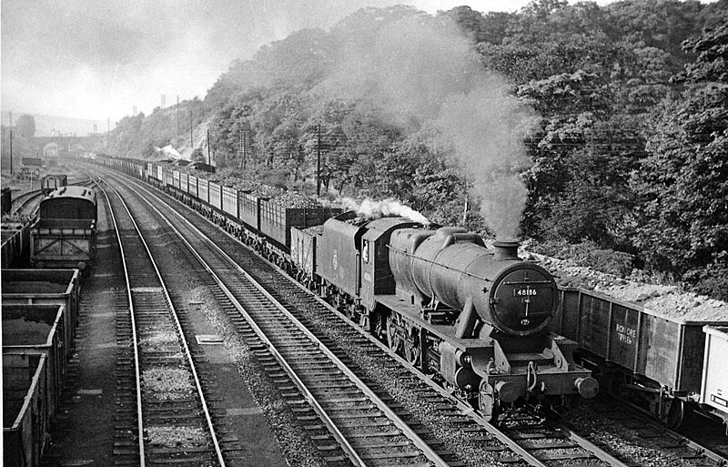 File:Chesterfield 2 railway station geograph-2151268.jpg