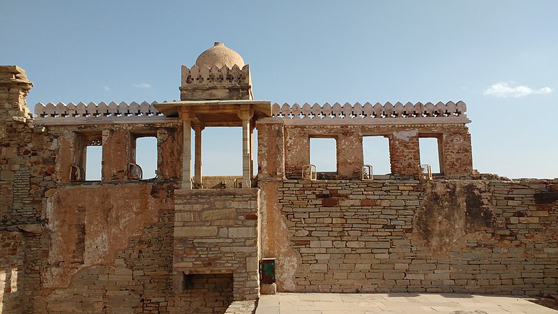 File:Chittaur fort-4.jpg