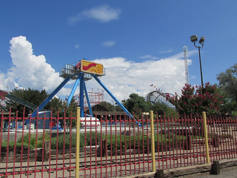 File:Cliffs Amusement Park, Albuquerque NM.jpg