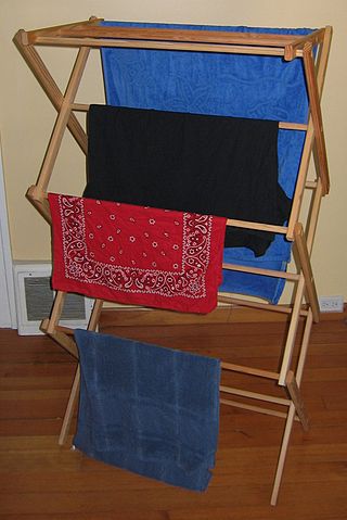 <span class="mw-page-title-main">Clothes horse</span> Frame for air drying wet laundry