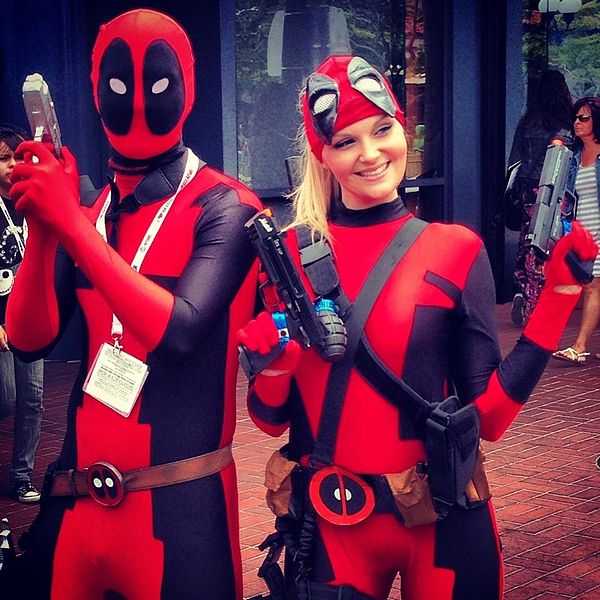 File:Comic Con 2013 - Deadpools (9347899948).jpg