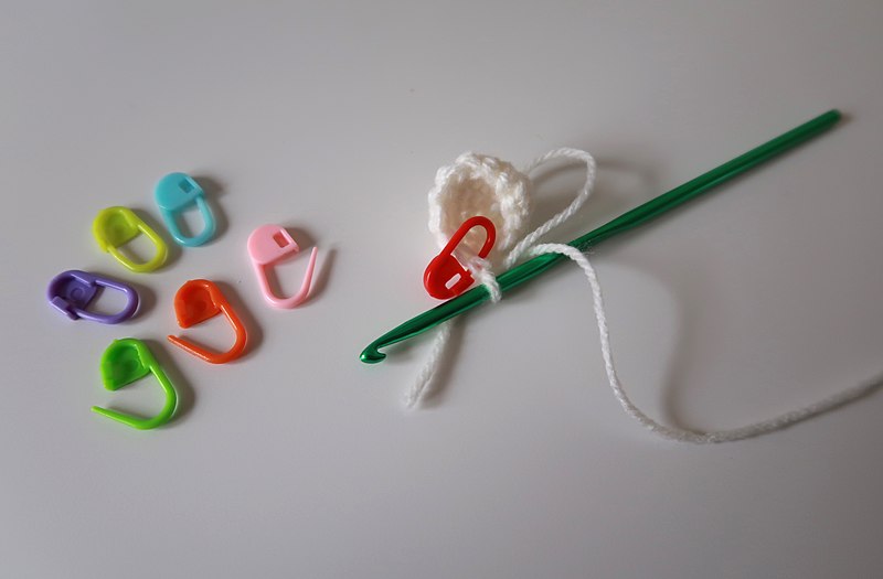 File:Crochet-stitch-markers.jpg