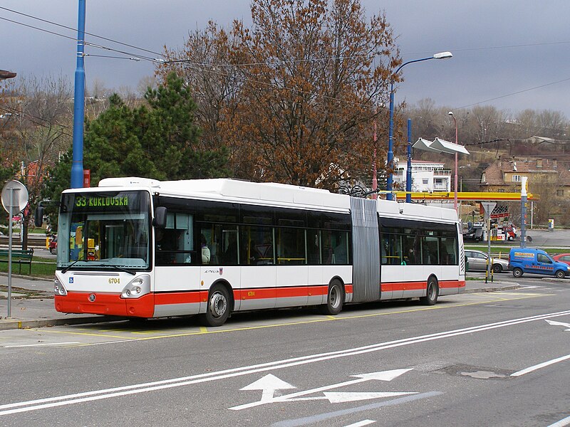 File:DUOBUS Bratislava.JPG