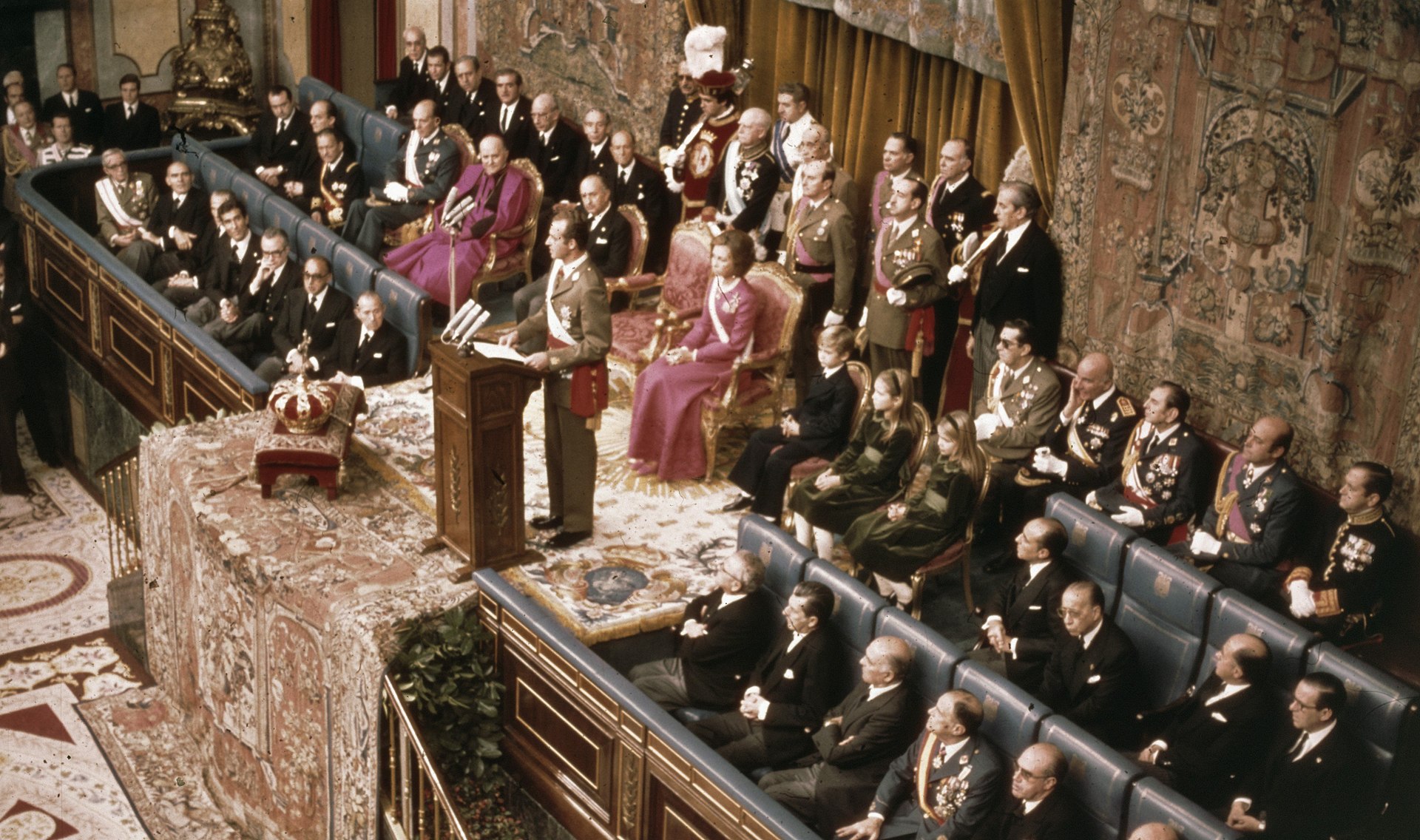 Acto de proclamación como rey el 22 de noviembre de 1975 ante las Cortes franquistas