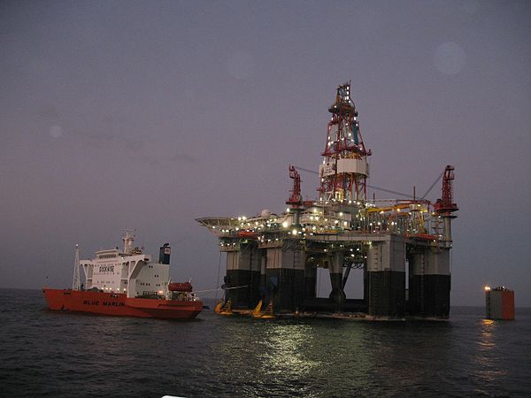 Blue Marlin preparing to offload Ocean Monarch