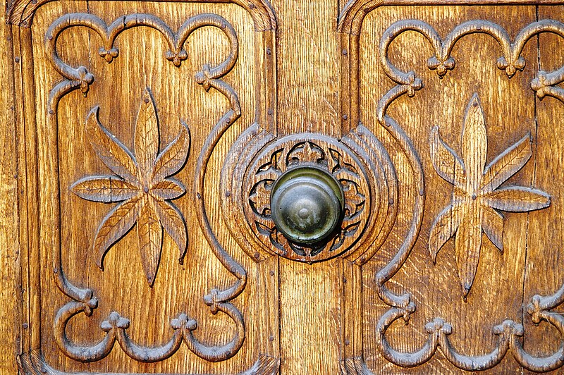 File:Door to a farmhouse6.JPG