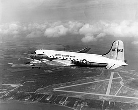 Douglas R5D de la marine américaine