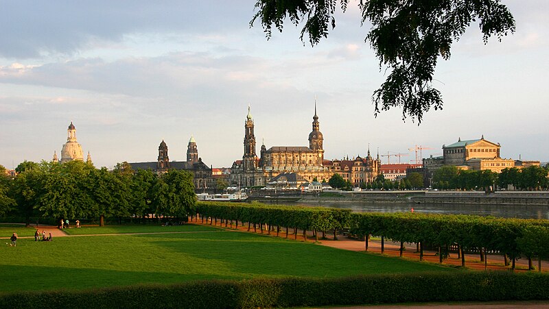 File:Dresden-1488-Panorama von W-2008-gje.jpg