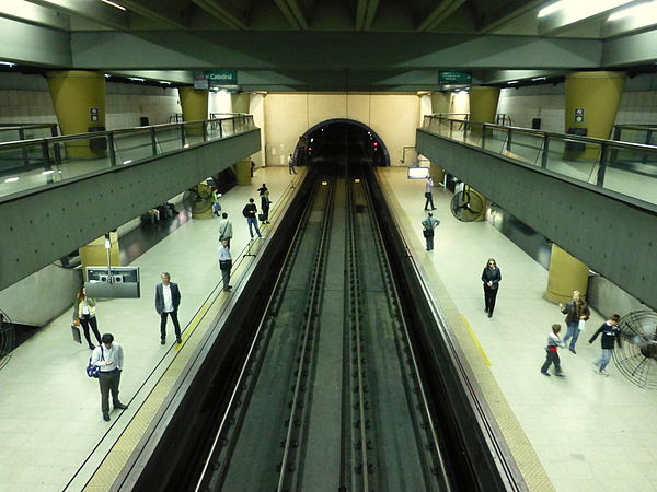 Olleros station platforms.