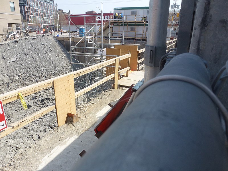 File:Excavation of the new Globe and Mail building, looking north, 2014 05 12 (5).JPG - panoramio.jpg