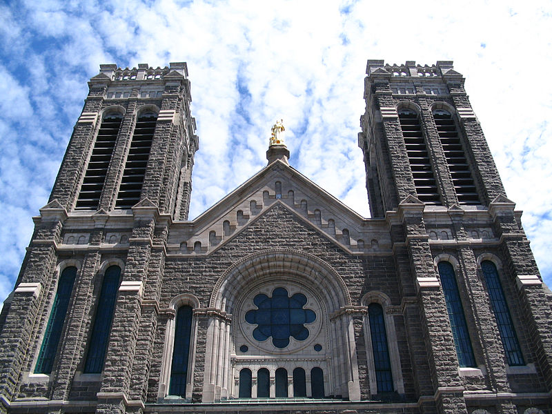 File:Facade de l'Église St-Roch, Qc.jpg