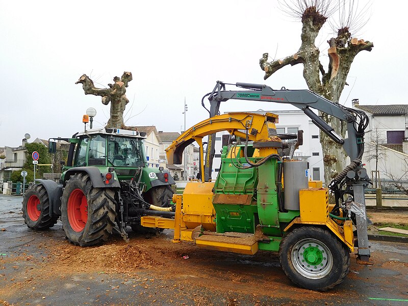 File:Fendt Favorit 714 Vario and Heizohack (2).jpg