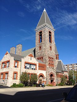 Lansing.jpg'deki İlk Baptist Kilisesi