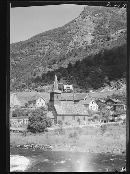 File:Flåm - no-nb digifoto 20150317 00157 NB MIT FNR 02718.jpg