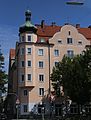 Flurstraße 2; Mietshaus, Eckbau in deutscher Renaissance, mit Giebel und Eckturmerker, um 1900; vereinfacht. This is a picture of the Bavarian Baudenkmal (cultural heritage monument) with the ID D-1-62-000-1723 (Wikidata)