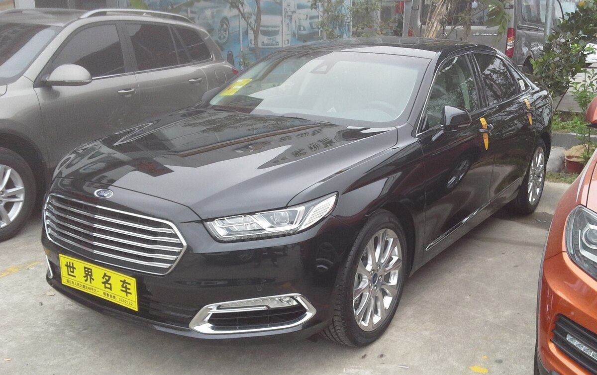 1200px Ford_Taurus_CN_China_2016 04 01