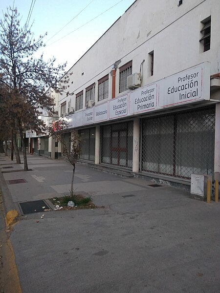 File:Fundación Rayuela, Escuela de Vida.jpg