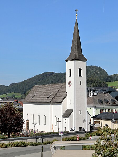 File:Fuschl am See - Kirche (1).JPG