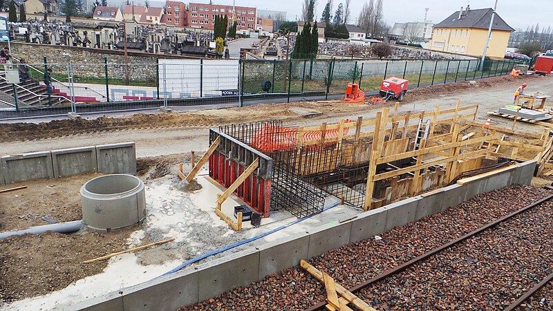 File:Gare-de-Corbeil-Essonnes - 20130308 093401.jpg