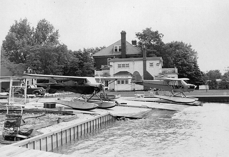 File:Garland's Seaplane Base (1946).jpg