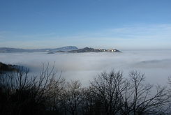 Gemmano s nebbia.jpg