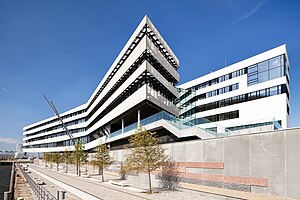Hafencity Universität Hamburg: Studium, Gründung, Neues Gebäude an der Elbe