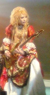 HIZAKI.jpg