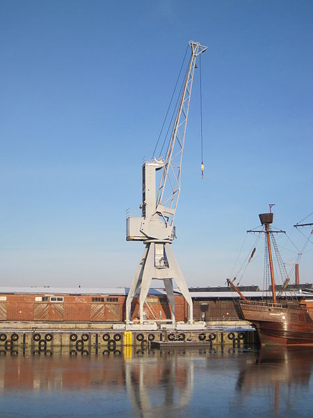 File:HLportcranes04.JPG