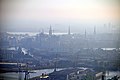 Deutsch: Blick durch den Dunst in Richtung Hamburger Innenstadt.